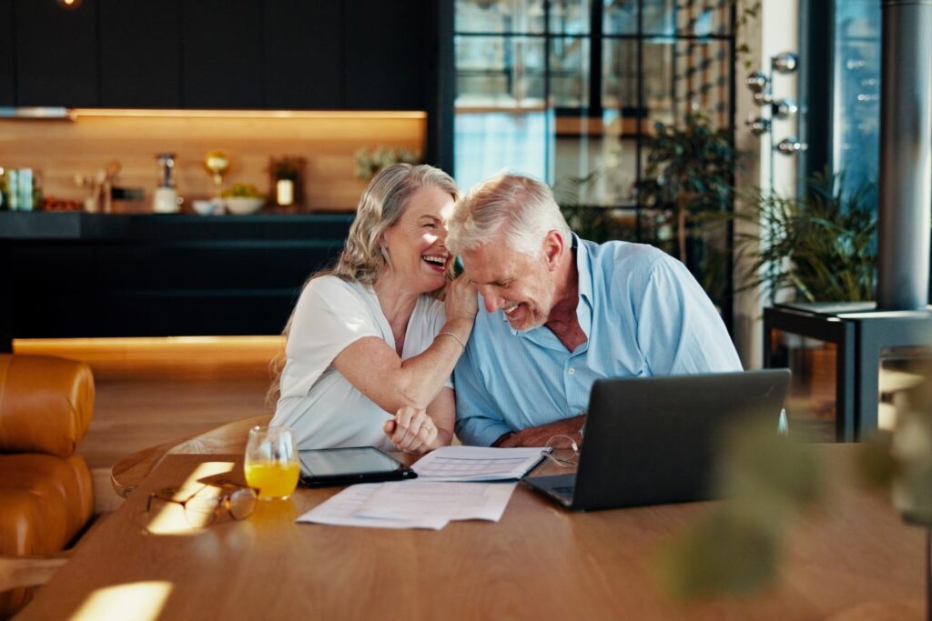 Consorsbank Tagesgeld: Paar am Computer